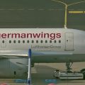 flugzeuge starten und landen auf