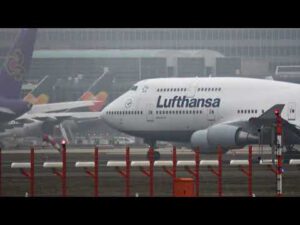 Airport Frankfurt Germany – Flugzeuge auf dem Flughafen Frankfurt