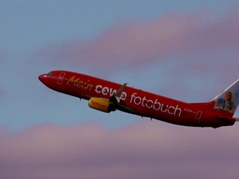 d atuh boeing  k tui fly mi