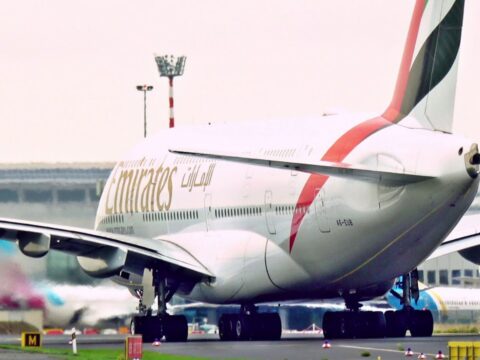 emirates a im landeanflug zum