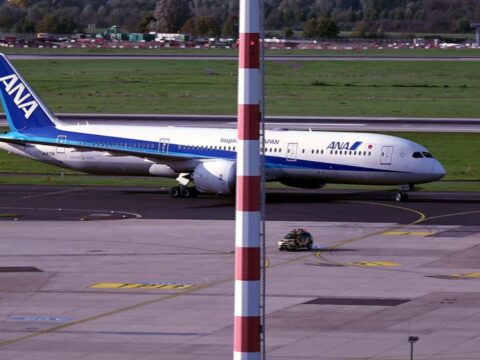 flugzeuge in duesseldorf auf flu