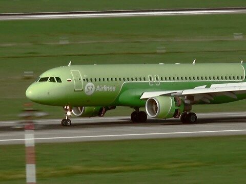startende und landende flugzeuge