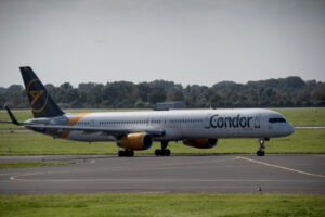 Condor Boeing 757-300 D-ABOG am Flughafen Düsseldorf